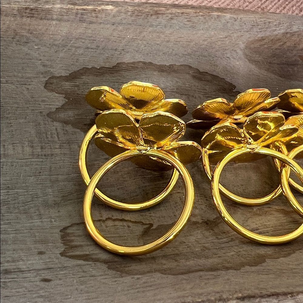 White Flower Napkin Rings SET of 8 - Picture 8 of 10